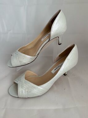 Nina New York Silver Shimmer Peep Toe Heels size 7.5